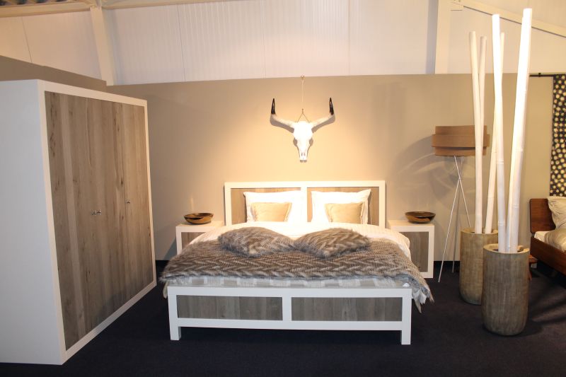 Nu € 3295,- Showmodel Kent 180x200