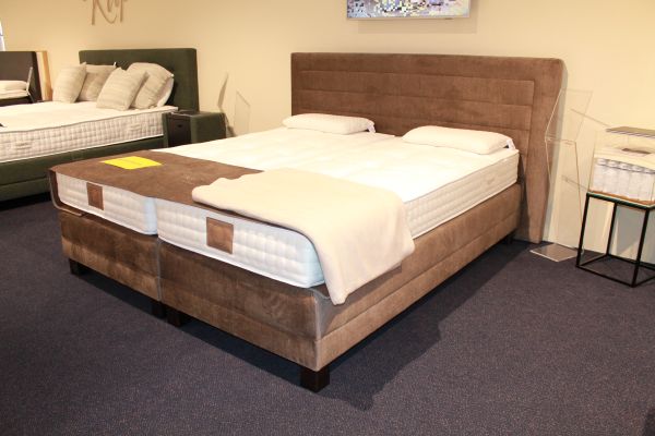 showmodel-boxspring-kuperus-passe-vlak-180x210