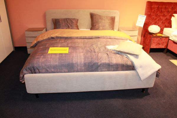 Nu € 1690,- Showmodel Ledikant Audrey gestoffeerd 180 x 210