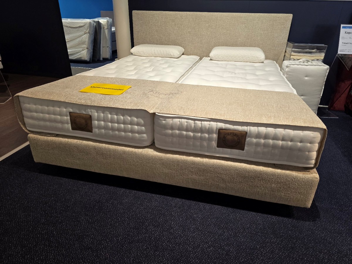 Nu € 4262,- Showmodel Boxspring Kuperus Ensemble 180 x 210