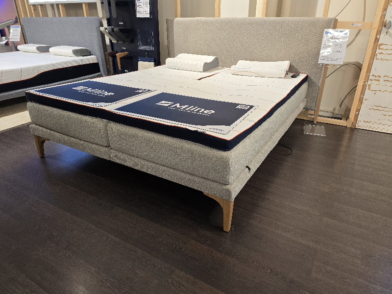 Nu € 3995,= Showmodel M Line Mind 4 motorig180 x 210