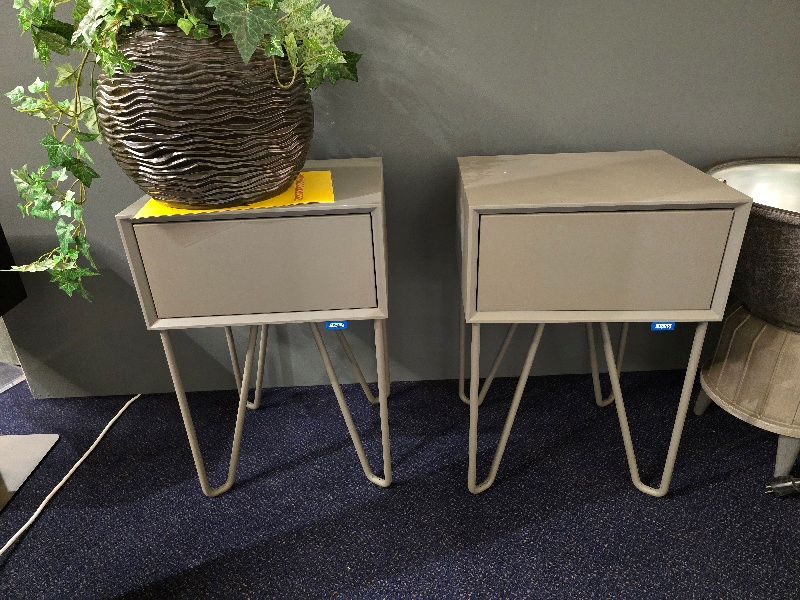 Nu € 75,- Afhaalprijs Auping-Pixel-Nachtkast-Showmodel