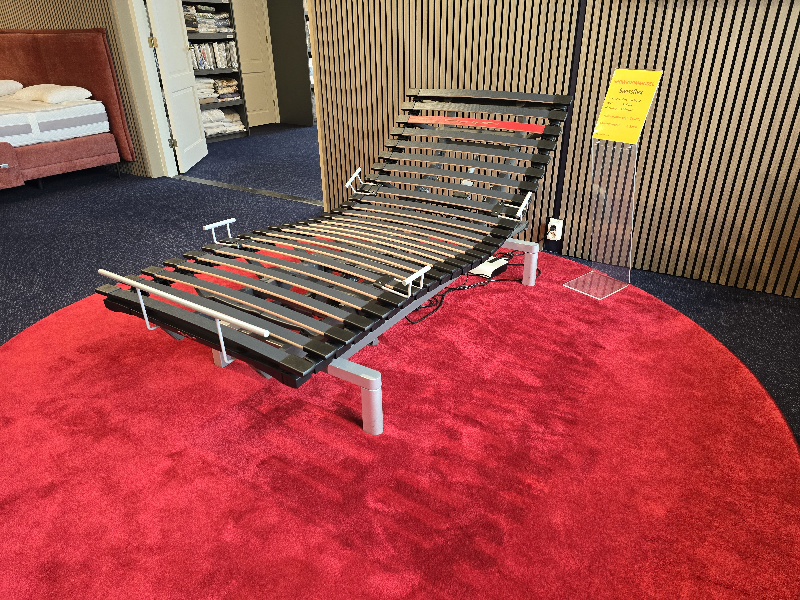 NU € 3000,- Swissflex Bridge 22 lattenbodem 90x210 4 motorig