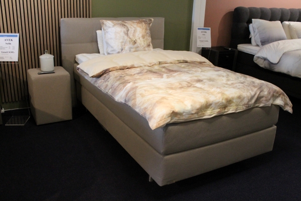 Nu € 2.955,- Showmodel Boxspring Avek Noflik Otto 120 x 210