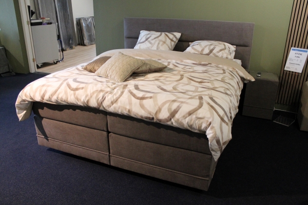 Nu € 5.400,- Showmodel Boxspring Avek Noflik Stins 180 x 210