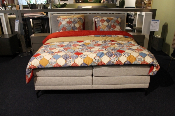 Nu € 2.814,- Showmodel Boxspring Avek Fier Flak 180 x 210