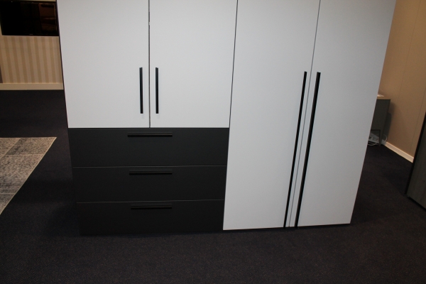 Nu € 1245,- Showmodel Horizont 100 / 200 cm breed