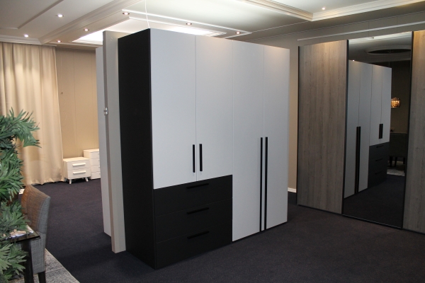 Nu € 1245,- Showmodel Horizont 100 / 200 cm breed