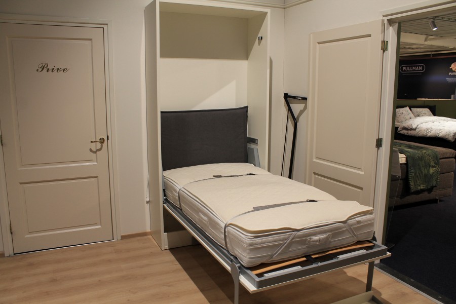 Nu € 3950,- Showmodel Muurbed, Opklapbed met Buro