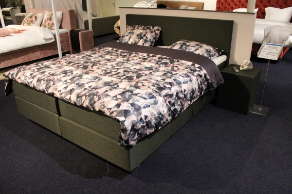 Nu € 2.667,- Showmodel Boxspring Eastborn Ruby 180 x 210