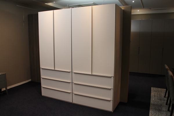 Nu € 2385,- Showmodel Marcato 2.0 / 200 cm breed