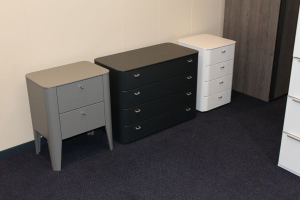 Nu vanaf € 75,- Showmodel Nachtkasten