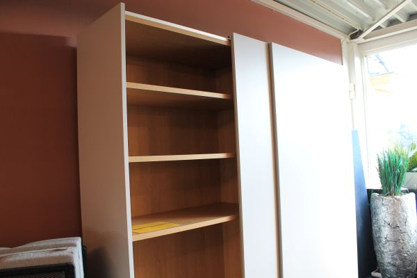 Nu € 1895,- Showmodel Linnenkast Caccaro
