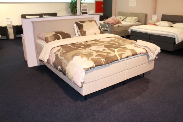 Nu € 2.150,- Showmodel Boxspring Eastborn Go 180 x 210 Electrisch Verstelbaar