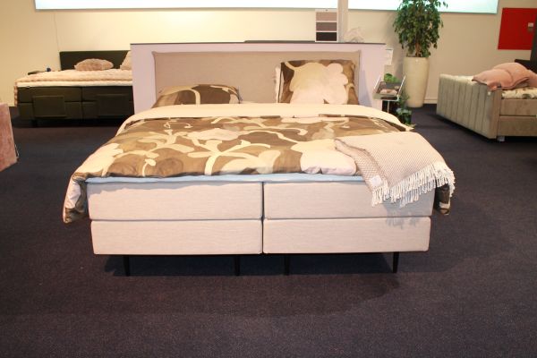 Nu € 2.150,- Showmodel Boxspring Eastborn Go 180 x 210 Electrisch Verstelbaar