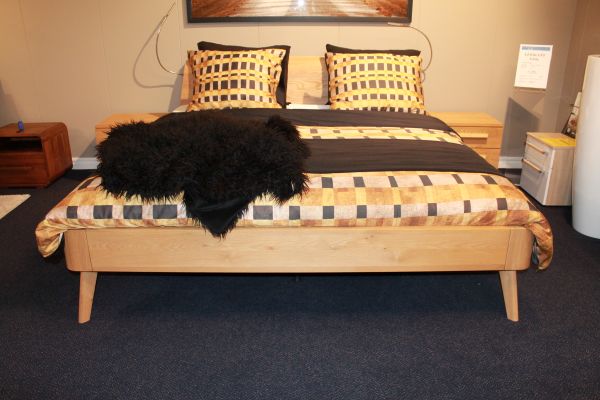 Nu € 2.530,- Showmodel Ledikant Edda 180 x 200