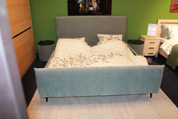 Nu € 4.500,- Showmodel Ledikant Claudia gestoffeerd 180 x 210