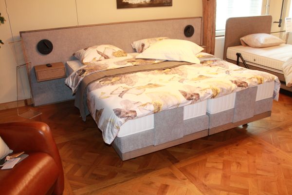 Nu € 7850,- Showmodel Lift-Boxspring 180 x 210 met Hoog /Laag