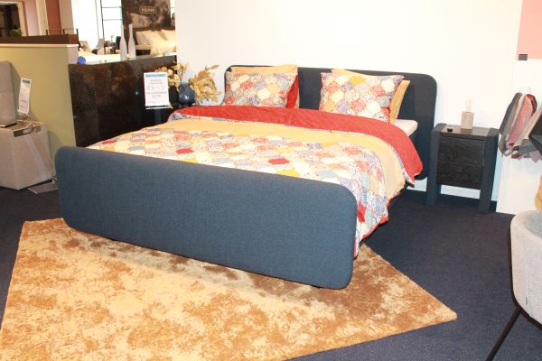 Nu € 3.765,- Showmodel Boxspring Globe 180 x 210