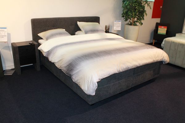 Nu € 3.795,- Showmodel Boxspring Stud de Luxe 180 x 210