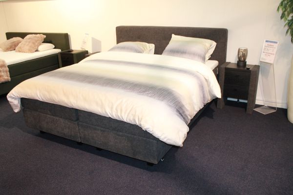 Nu € 3.795,- Showmodel Boxspring Stud de Luxe 180 x 210