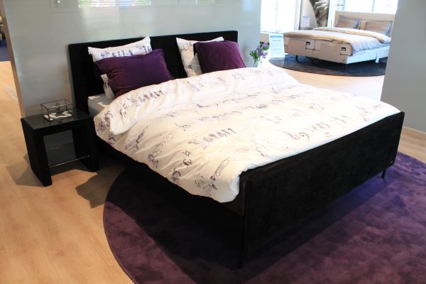 Nu € 6.400,- Showmodel Boxspring Quadra 180 x 210