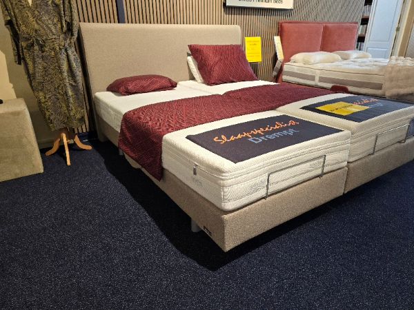 NU € 6695,- Showmodel Swissflex Boxspring 180x210 4-Motorig
